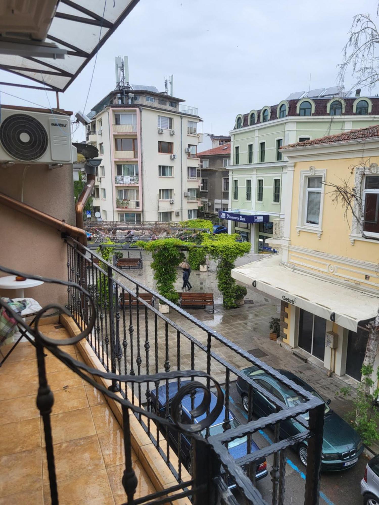 Aleks Top Center 2- Free Parking Burgas Bagian luar foto